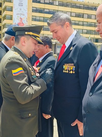 Condecoración Orden de los Lanceros en Tunja